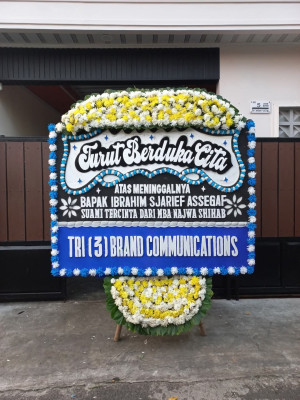 Papan Bunga Duka di Siding